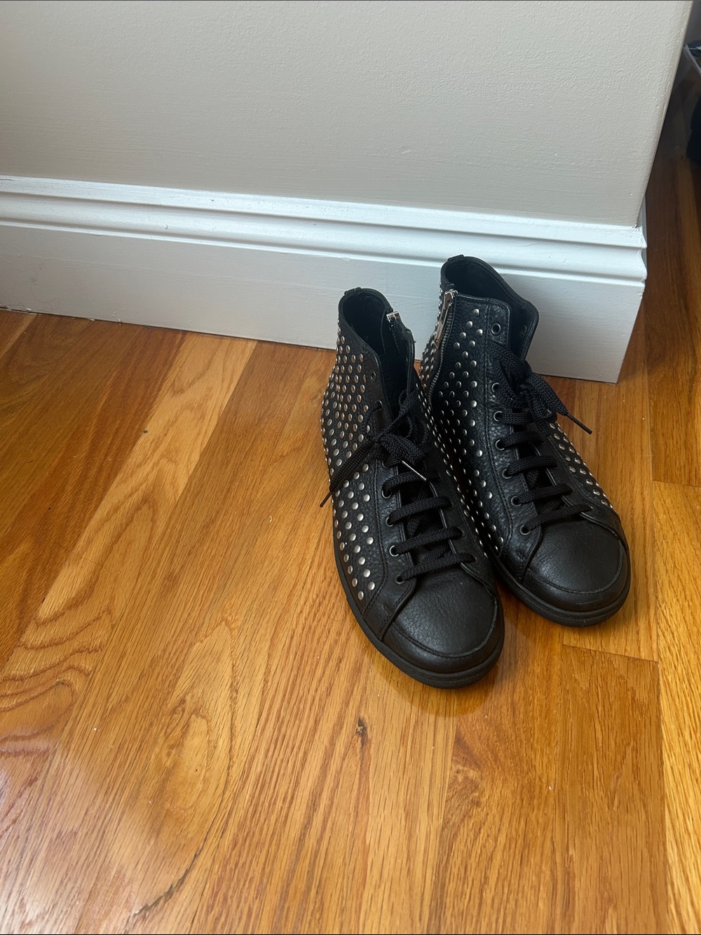 Burberry leather sneakers
